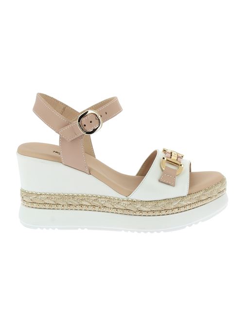 sandalo con zeppa da donna in pelle bianca e cipria NERO GIARDINI | E513552D707